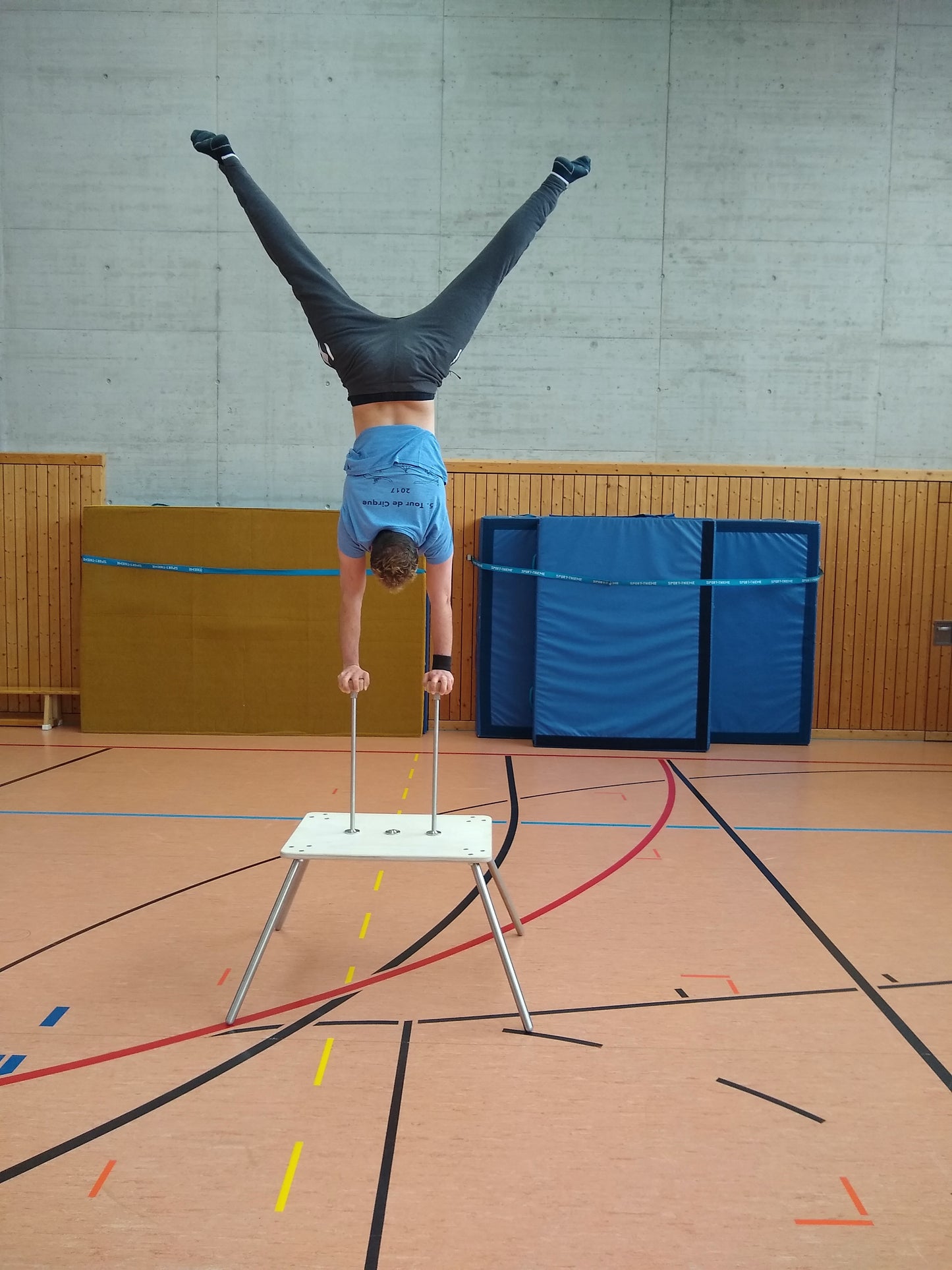 Sports acrobatics podest