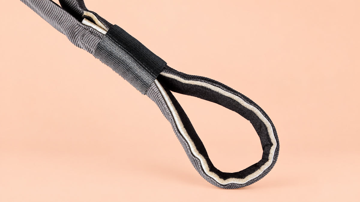 Hand loop strap for aerial hoop and trapeze