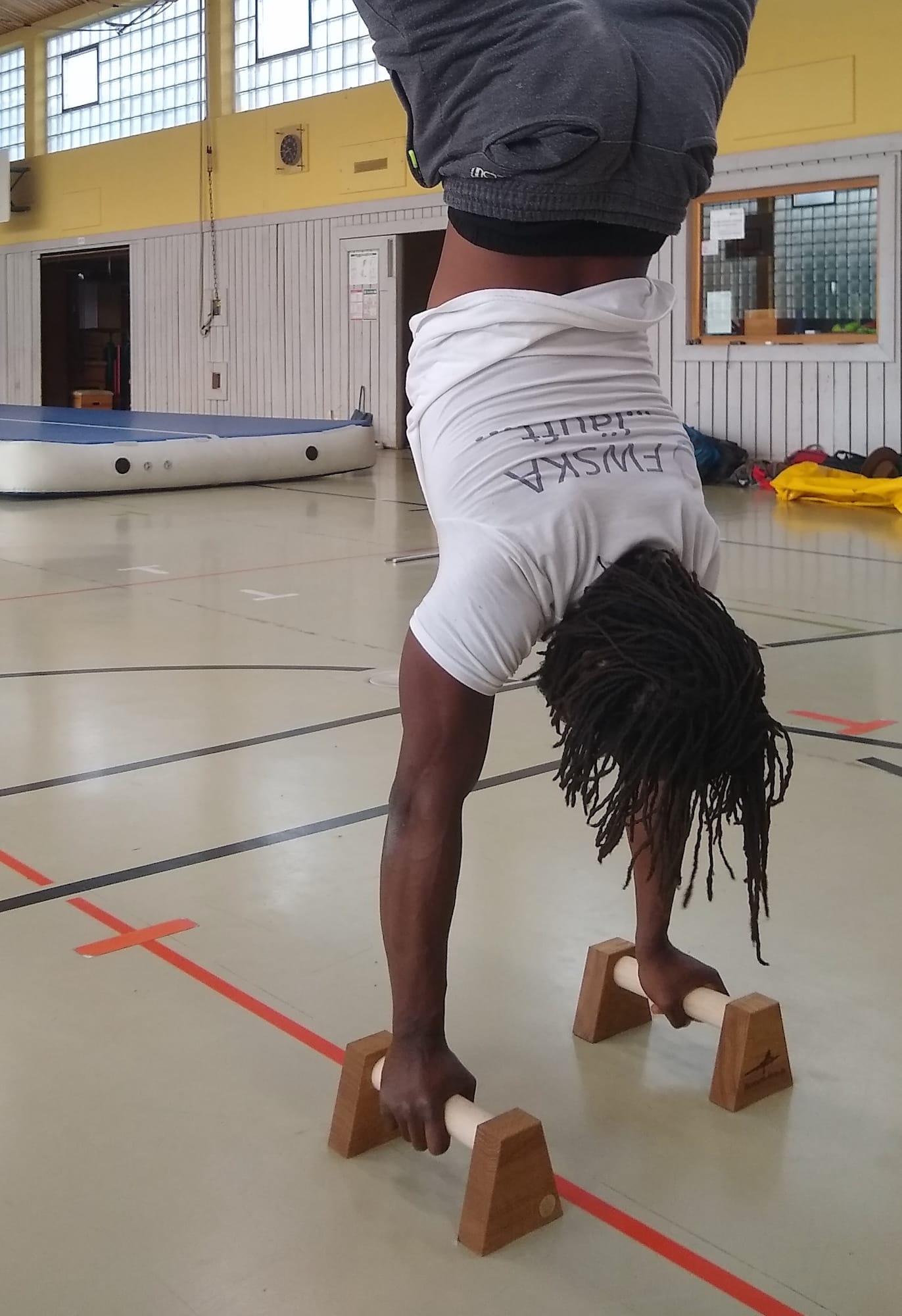 Parallettes aus Eiche – handgefertigt, limitierte Serie